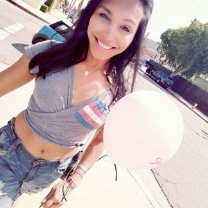 Filipino Posher Justine